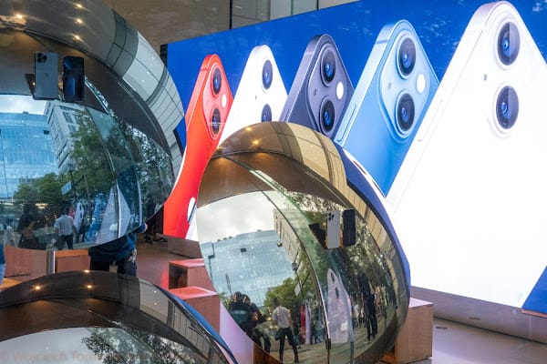Przed Apple Store